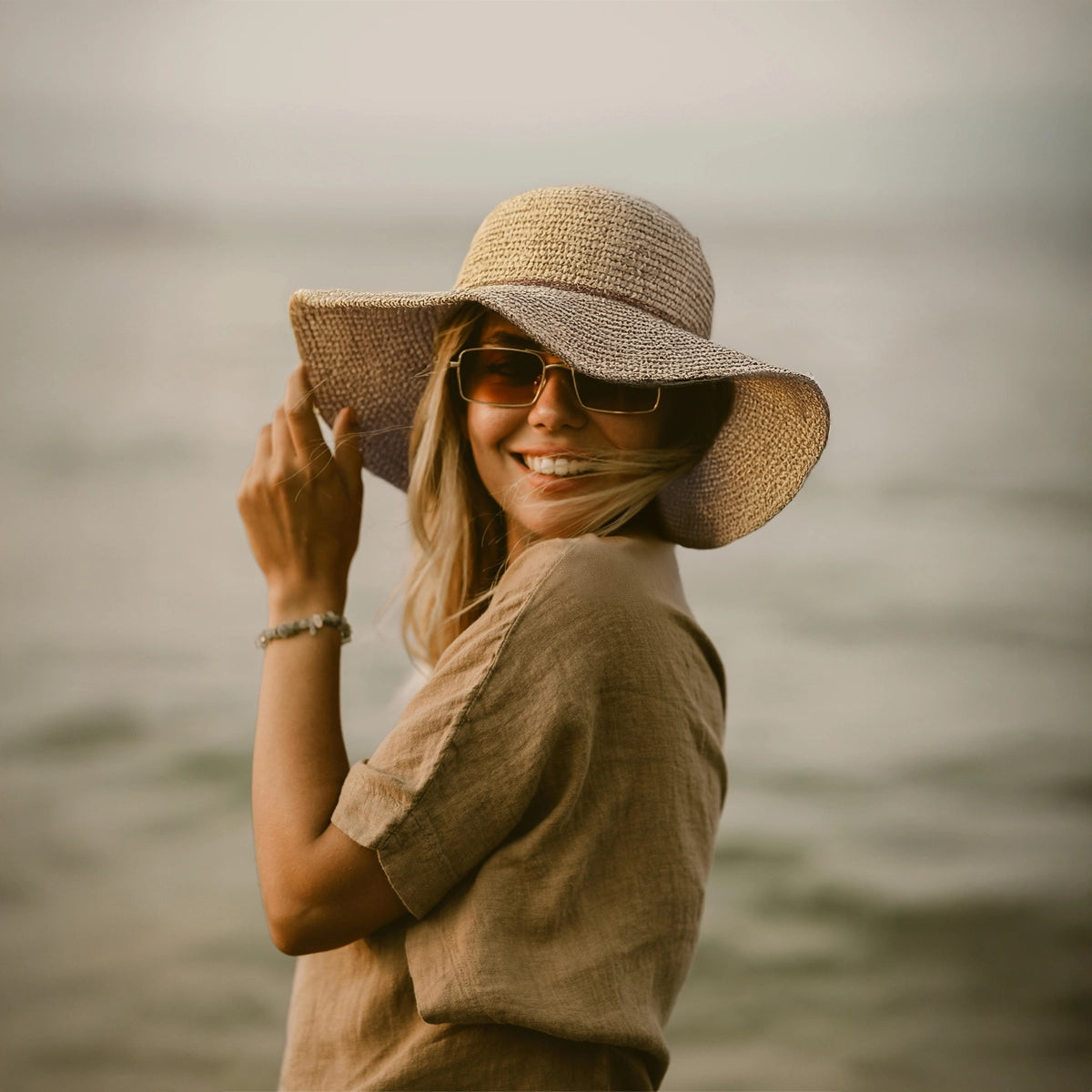 alt superbe chapeau capeline en paille de raphia pour femme